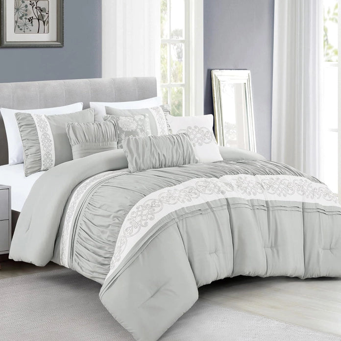 Luxurious Bedding & Pillows